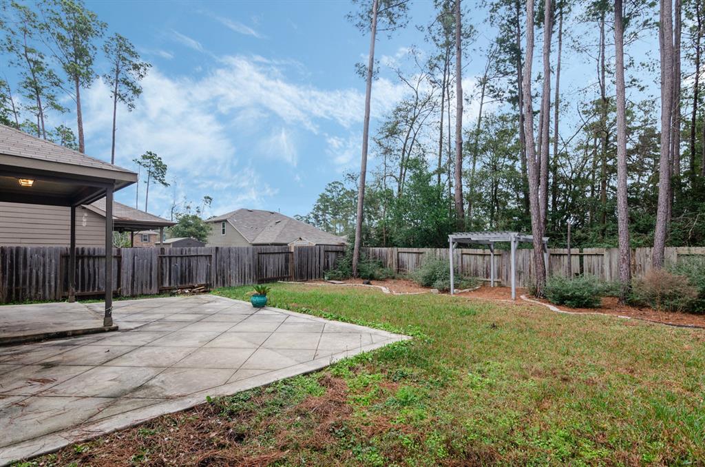 2131 Lost Timbers Drive, Conroe, Texas image 3