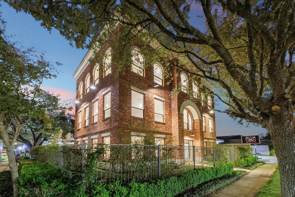 128 W 17th Street, Houston, Texas image 1
