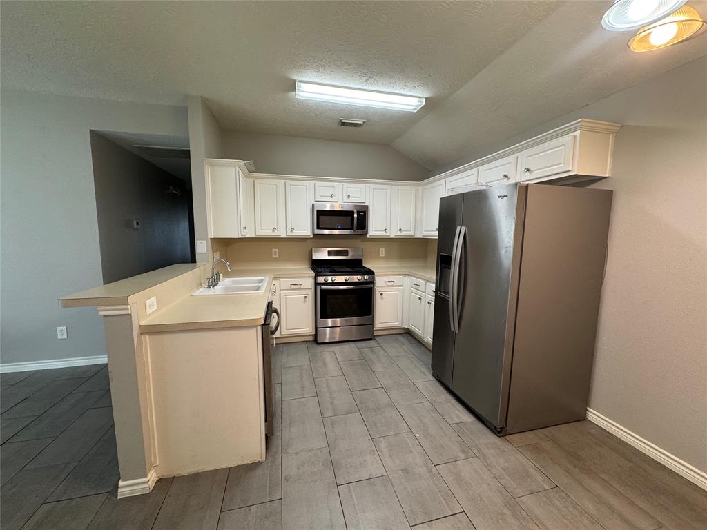 5019 Meadowfox Place