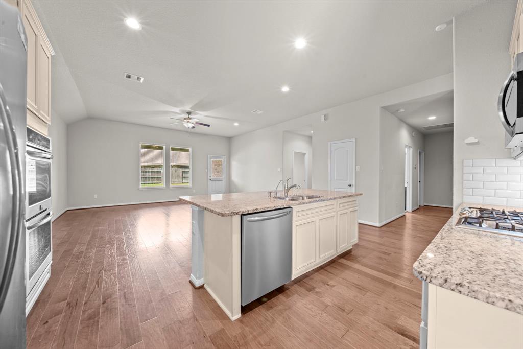 15423 Hopkins Cedar Drive, Humble, Texas image 3