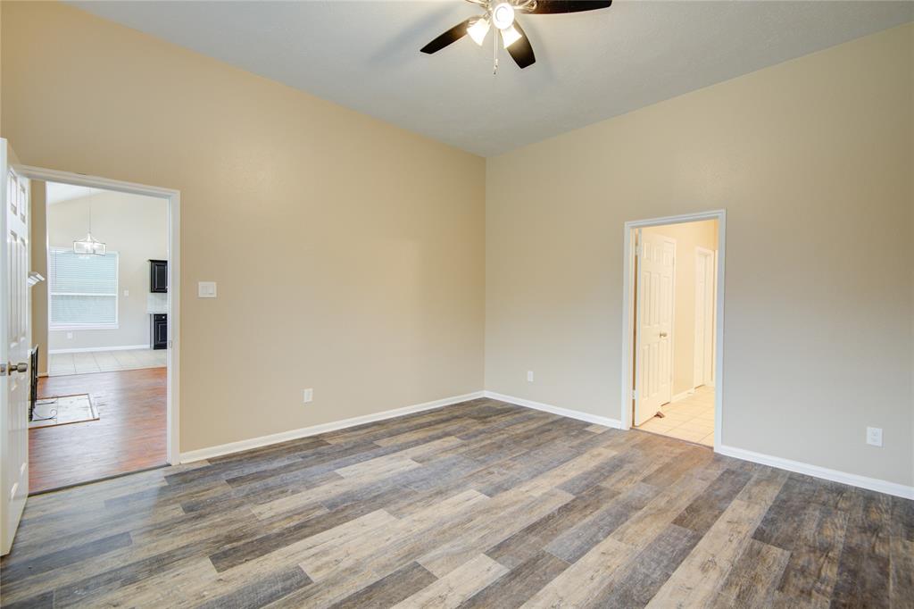 10900 Spruce Drive, La Porte, Texas image 23