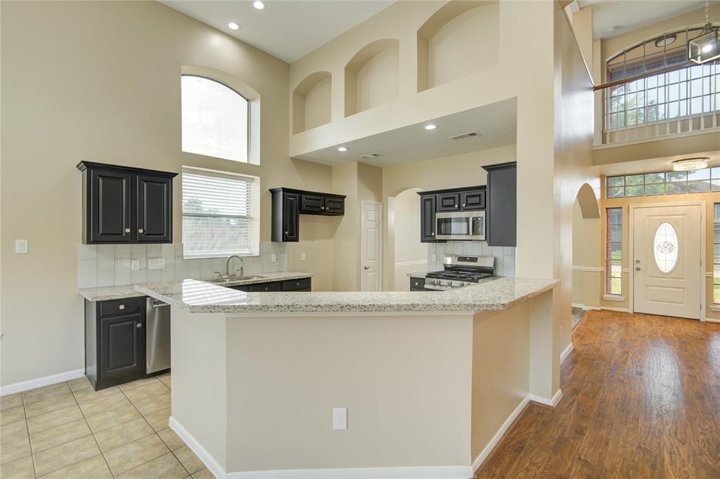 10900 Spruce Drive, La Porte, Texas image 11