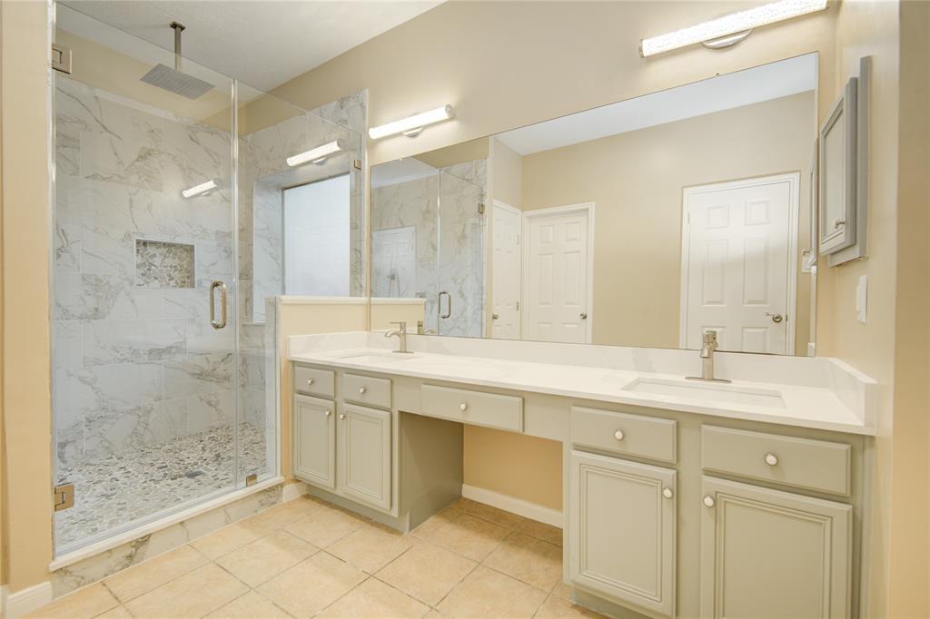 10900 Spruce Drive, La Porte, Texas image 29