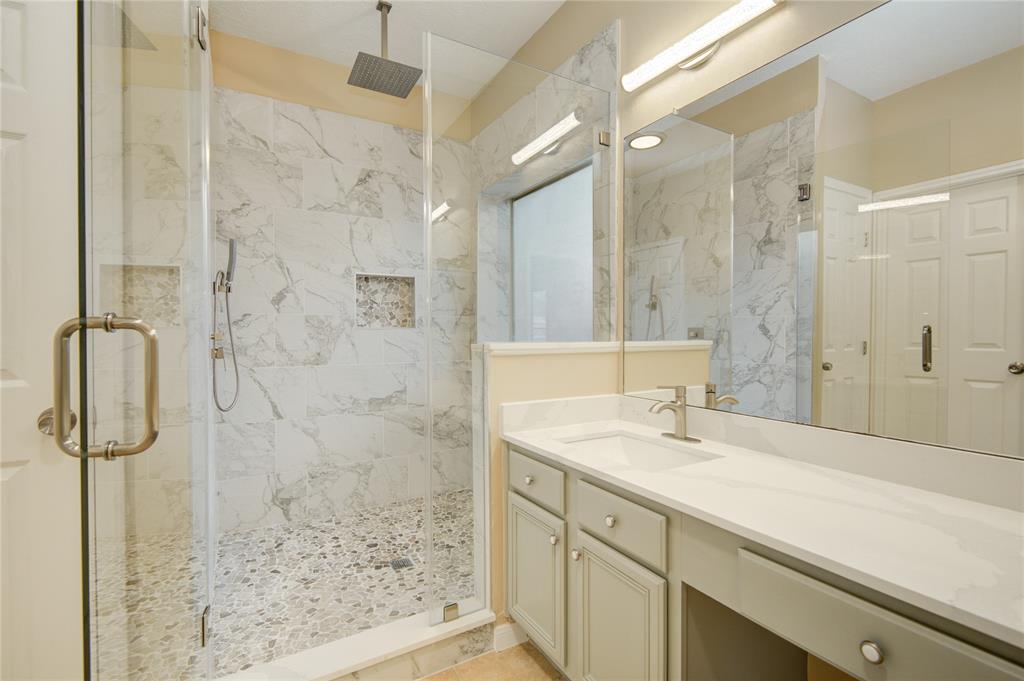 10900 Spruce Drive, La Porte, Texas image 27