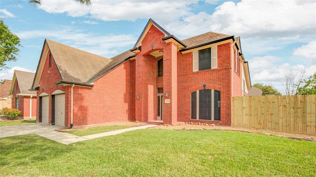10900 Spruce Drive N