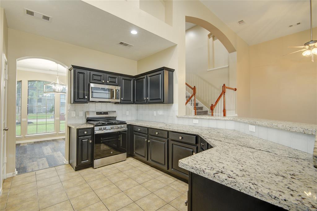 10900 Spruce Drive, La Porte, Texas image 12