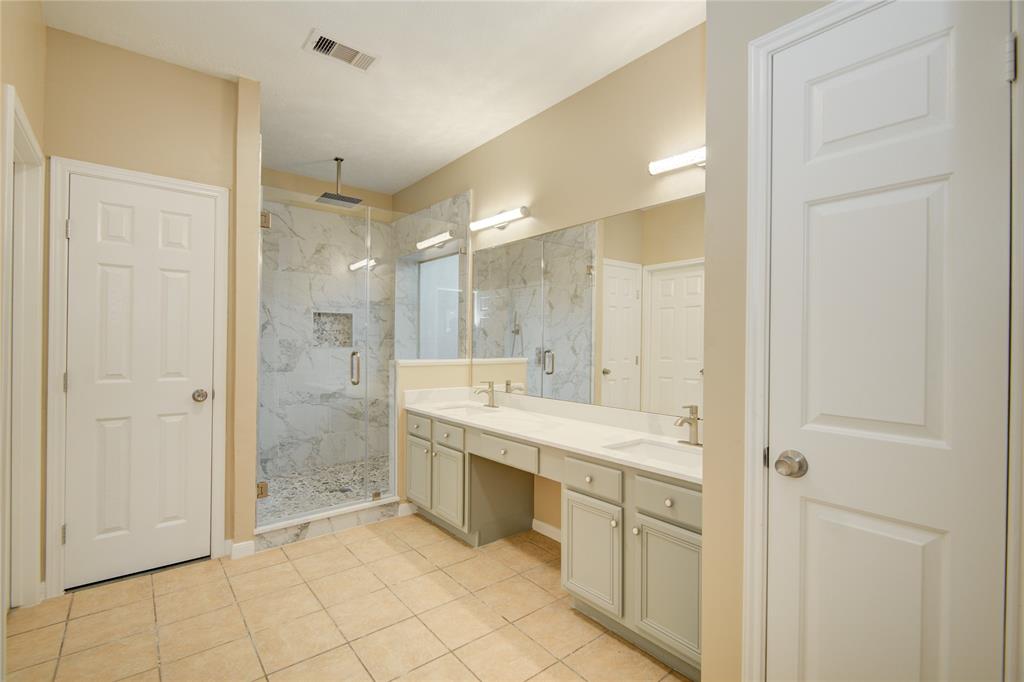 10900 Spruce Drive, La Porte, Texas image 25