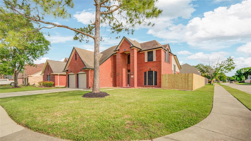 10900 Spruce Drive N