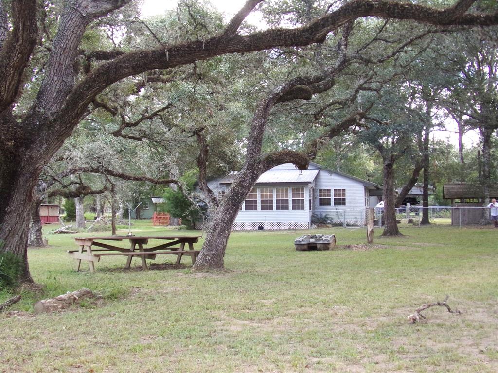 119 Cedar Circle Street, Sheridan, Texas image 9