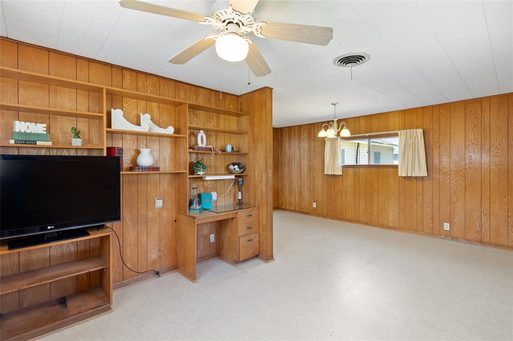 228 Hargett Street, Clute, Texas image 12