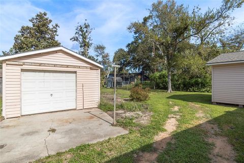 A home in Clute