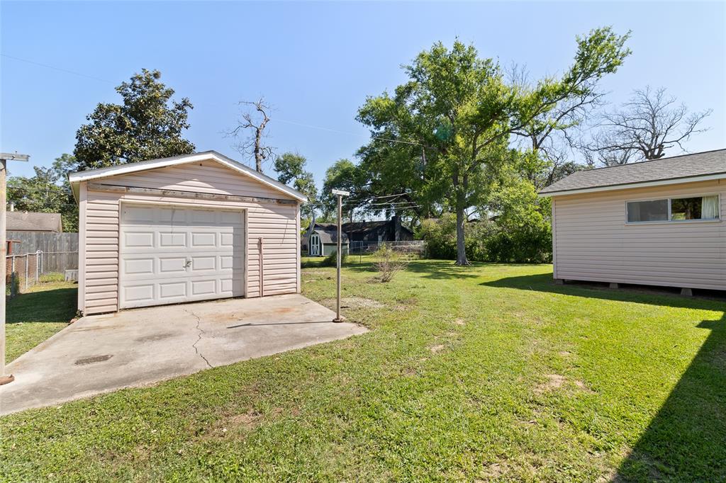 228 Hargett Street, Clute, Texas image 19