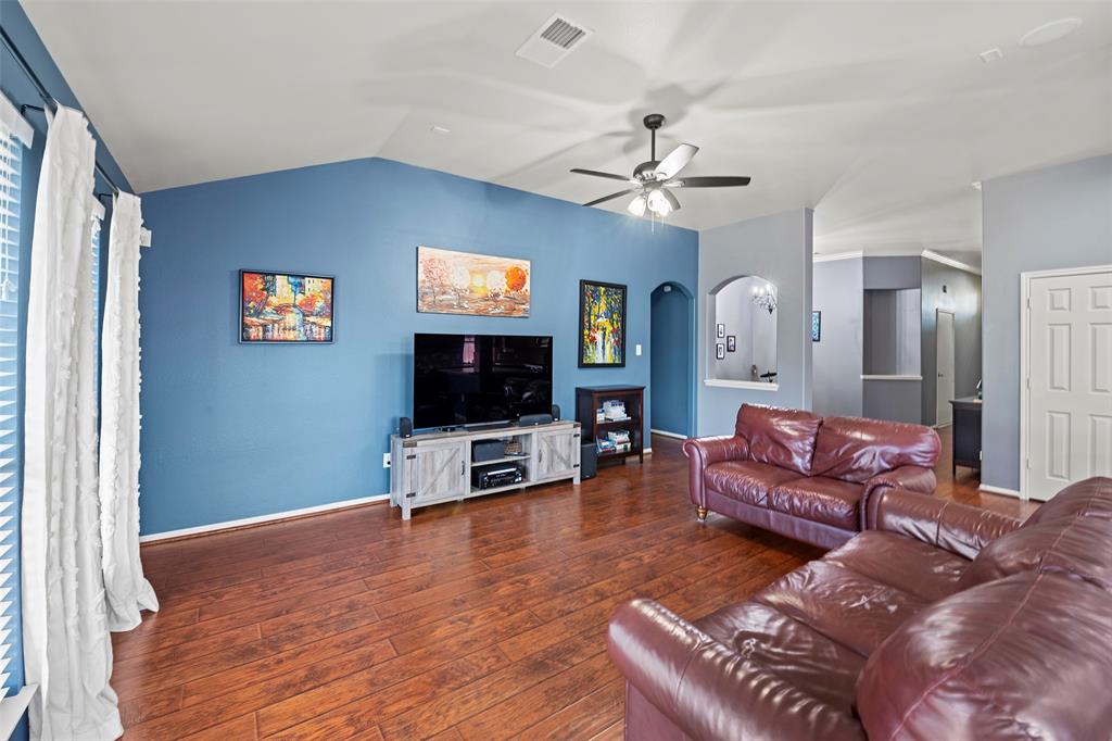 20611 Raincrest Drive, Katy, Texas image 4
