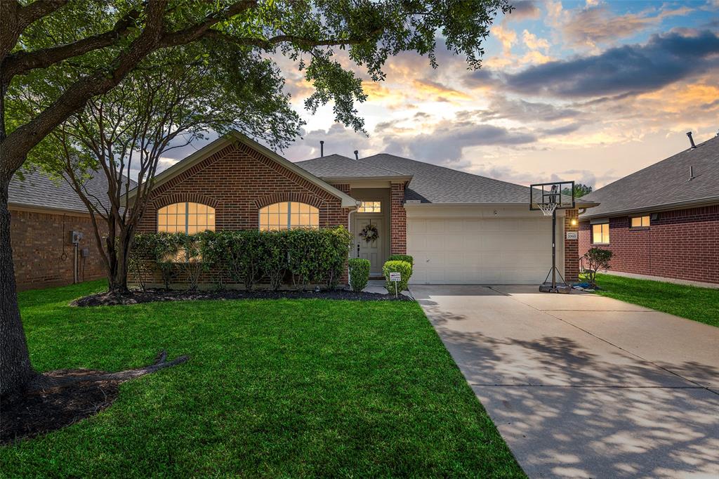 20611 Raincrest Drive, Katy, Texas image 1