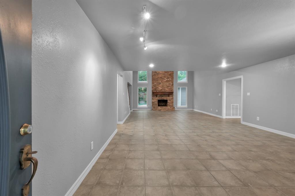 402 Pine Manor Dr Dr, Conroe, Texas image 5