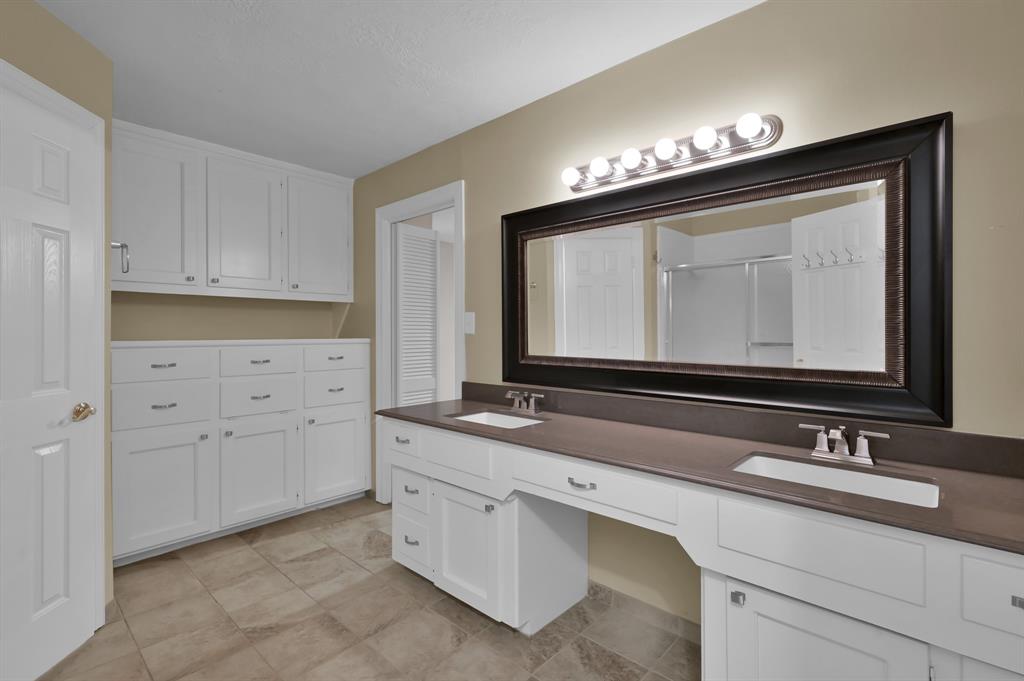 402 Pine Manor Dr Dr, Conroe, Texas image 13