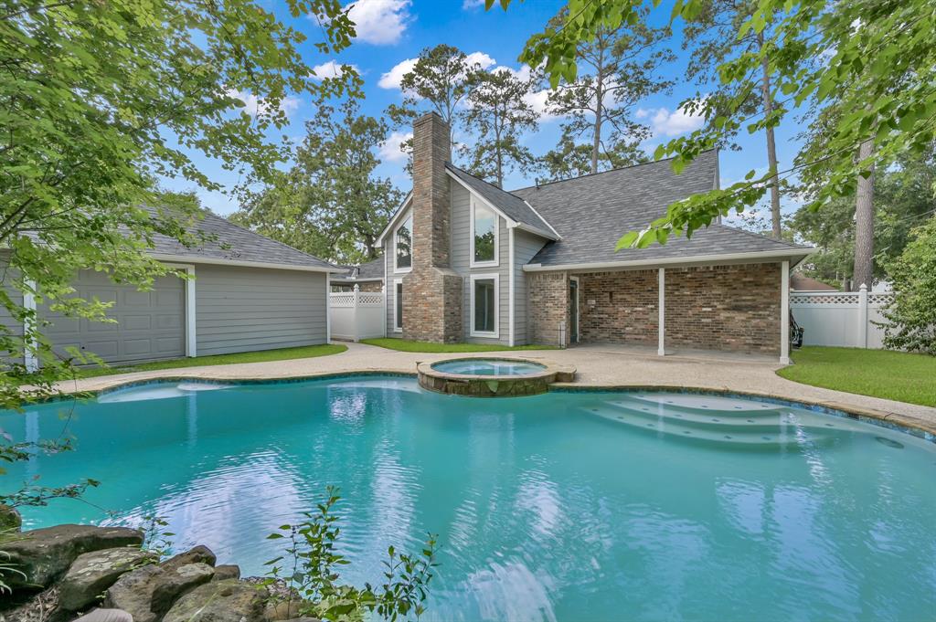 402 Pine Manor Dr Dr, Conroe, Texas image 1