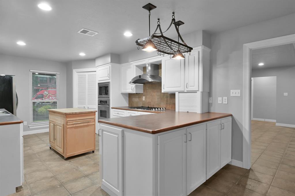 402 Pine Manor Dr Dr, Conroe, Texas image 8