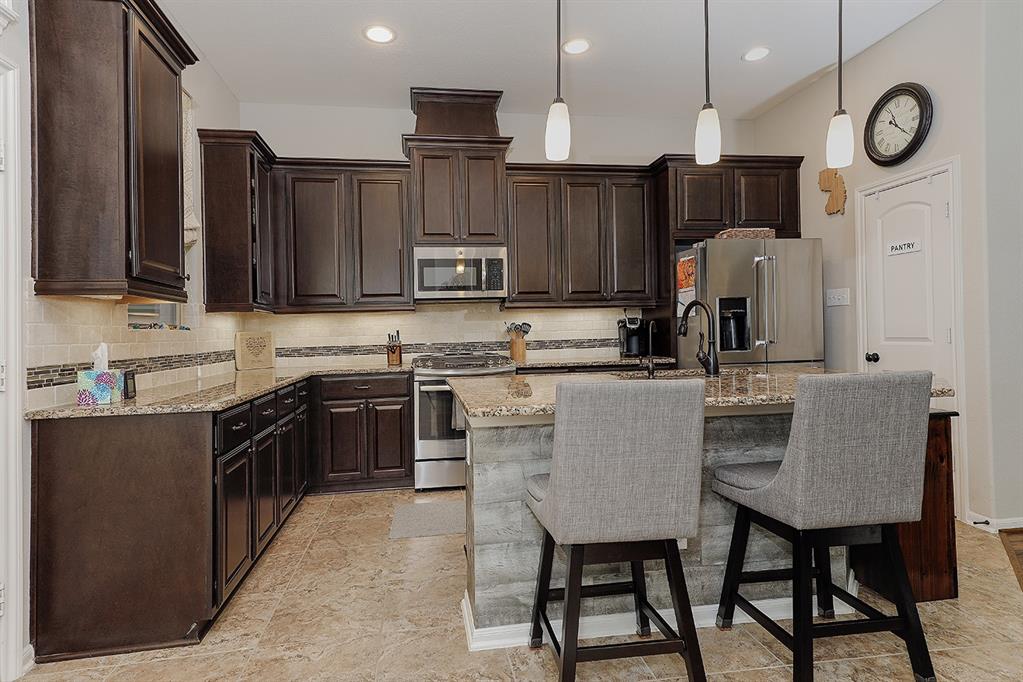 114 Mimosa Silk Ct, Montgomery, Texas image 9