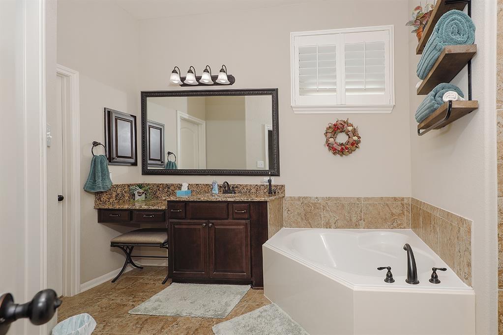 114 Mimosa Silk Ct, Montgomery, Texas image 16