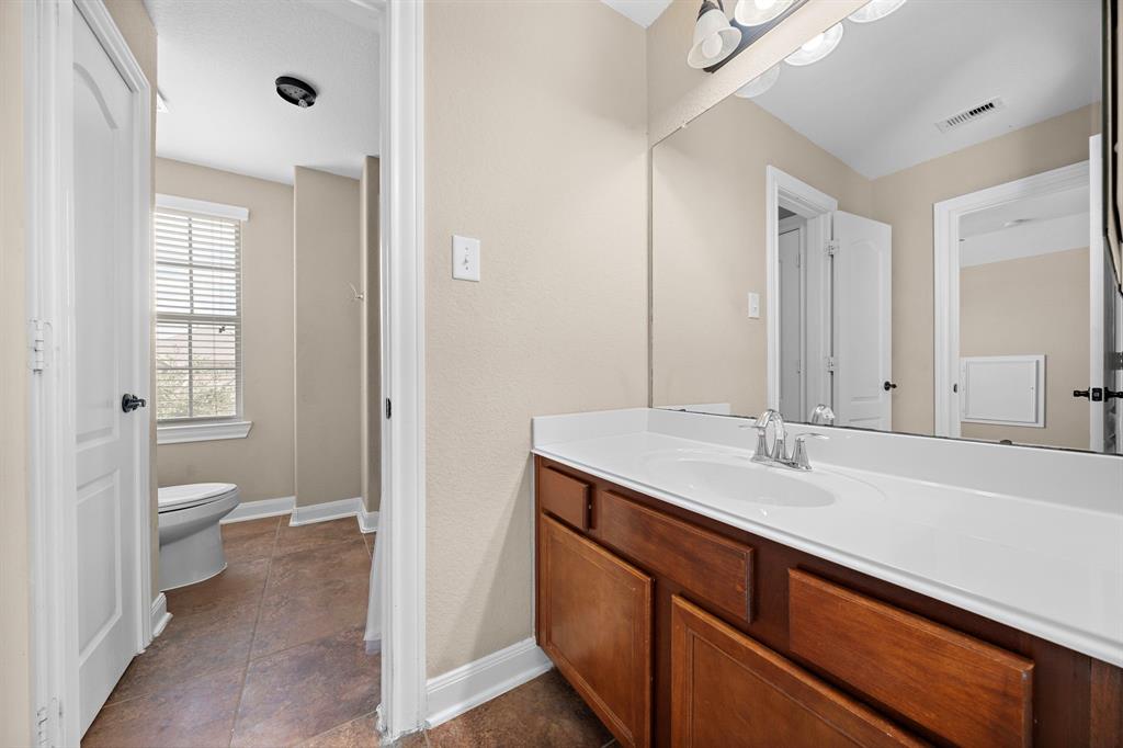 208 Bailey Brook Lane, Dickinson, Texas image 28