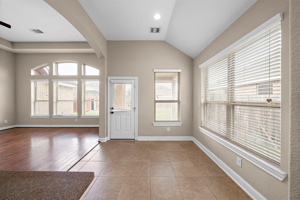 208 Bailey Brook Lane, Dickinson, Texas image 10