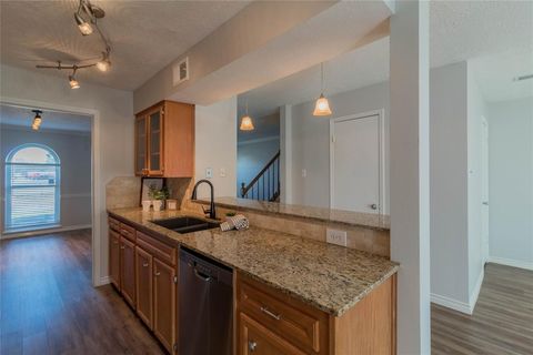 Townhouse in Houston TX 12178 Beamer Road 9.jpg