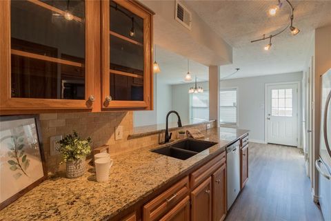 Townhouse in Houston TX 12178 Beamer Road 7.jpg