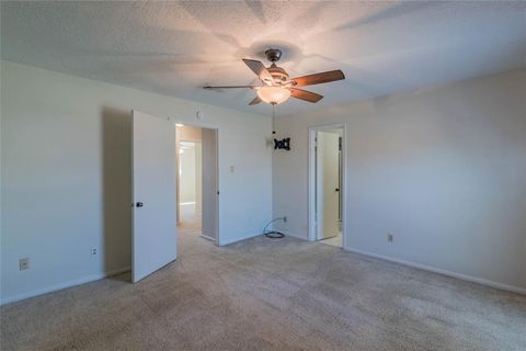 Townhouse in Houston TX 12178 Beamer Road 22.jpg