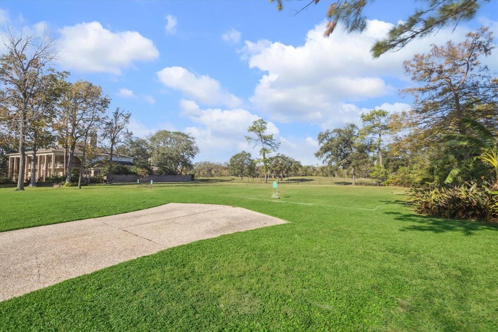 302 Shadywood Road, Houston, Texas image 3