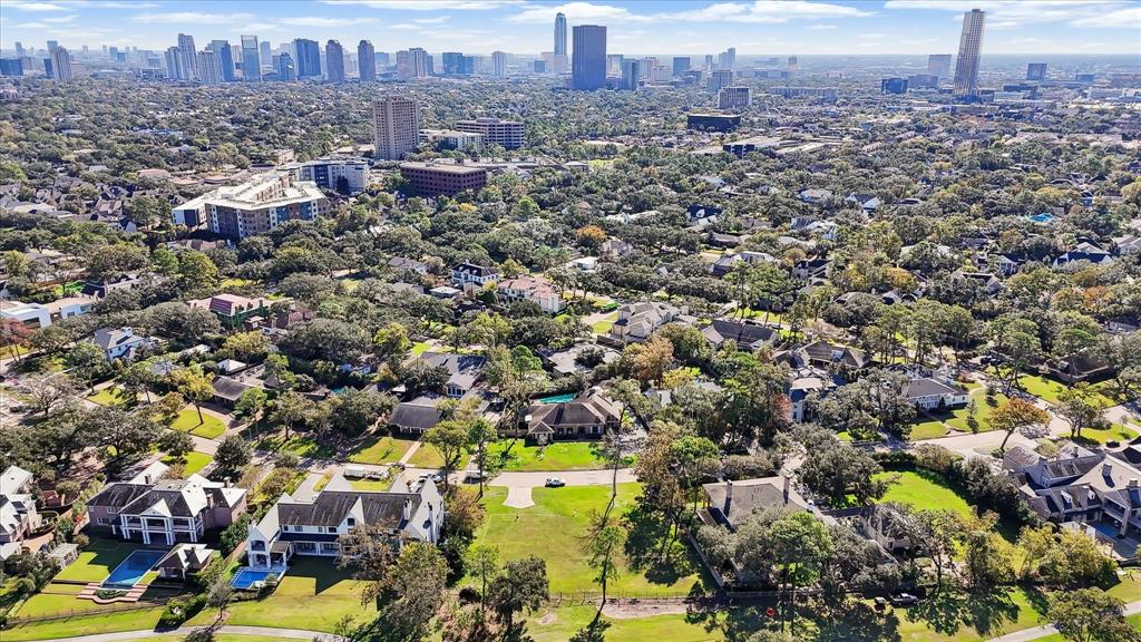 302 Shadywood Road, Houston, Texas image 8