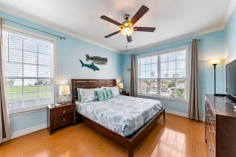 Condominium in Galveston TX 7000 Seawall Boulevard 22.jpg