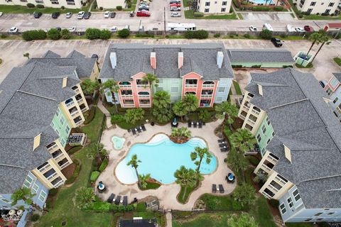 Condominium in Galveston TX 7000 Seawall Boulevard 32.jpg