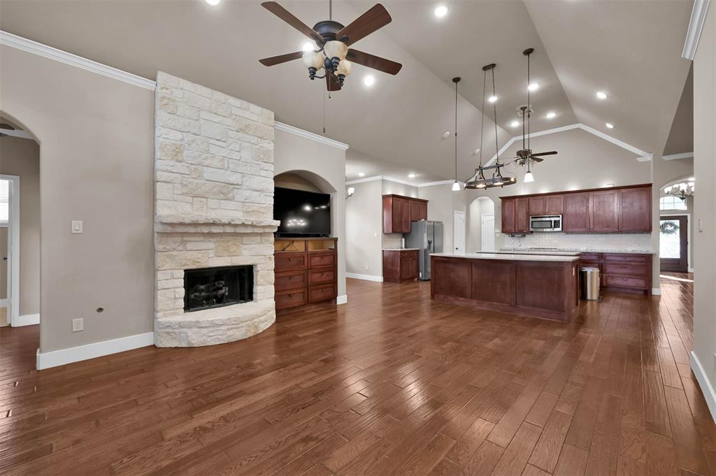 8211 Laughing Falcon Trail, Conroe, Texas image 18