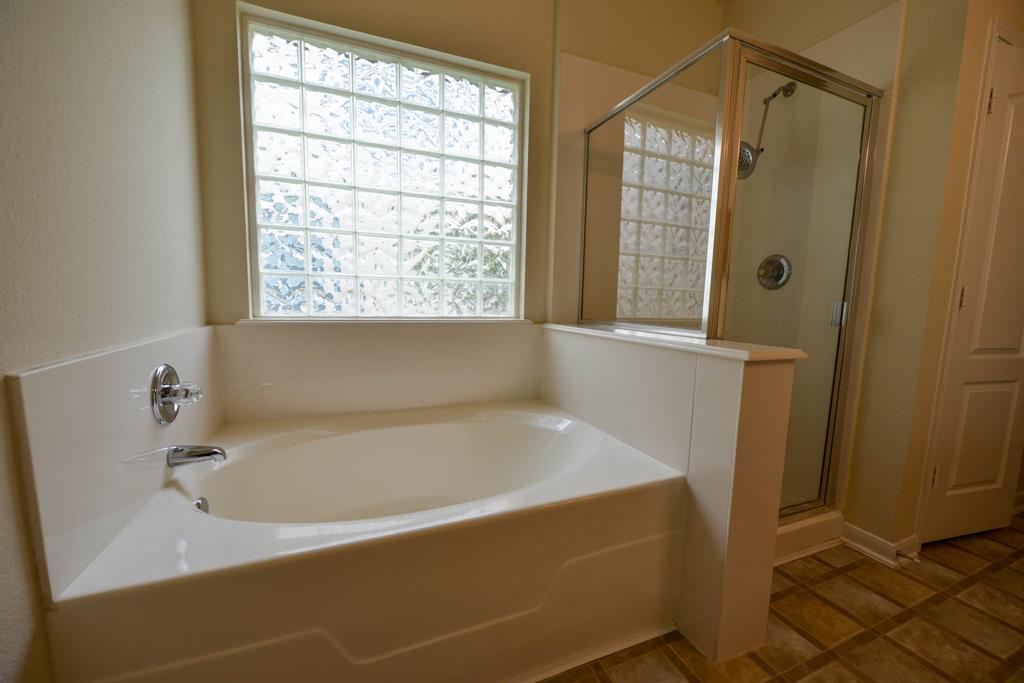 2822 Richland Spring Lane, Sugar Land, Texas image 13