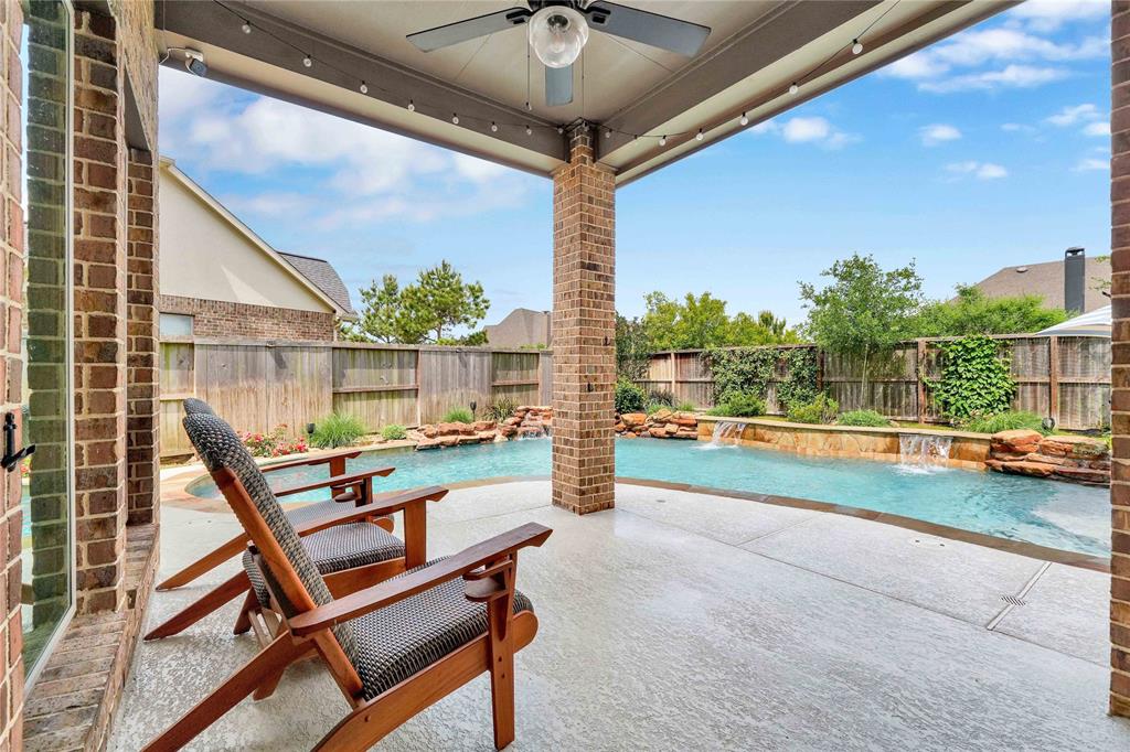 2507 Lilac Point Lane, Brookshire, Texas image 10