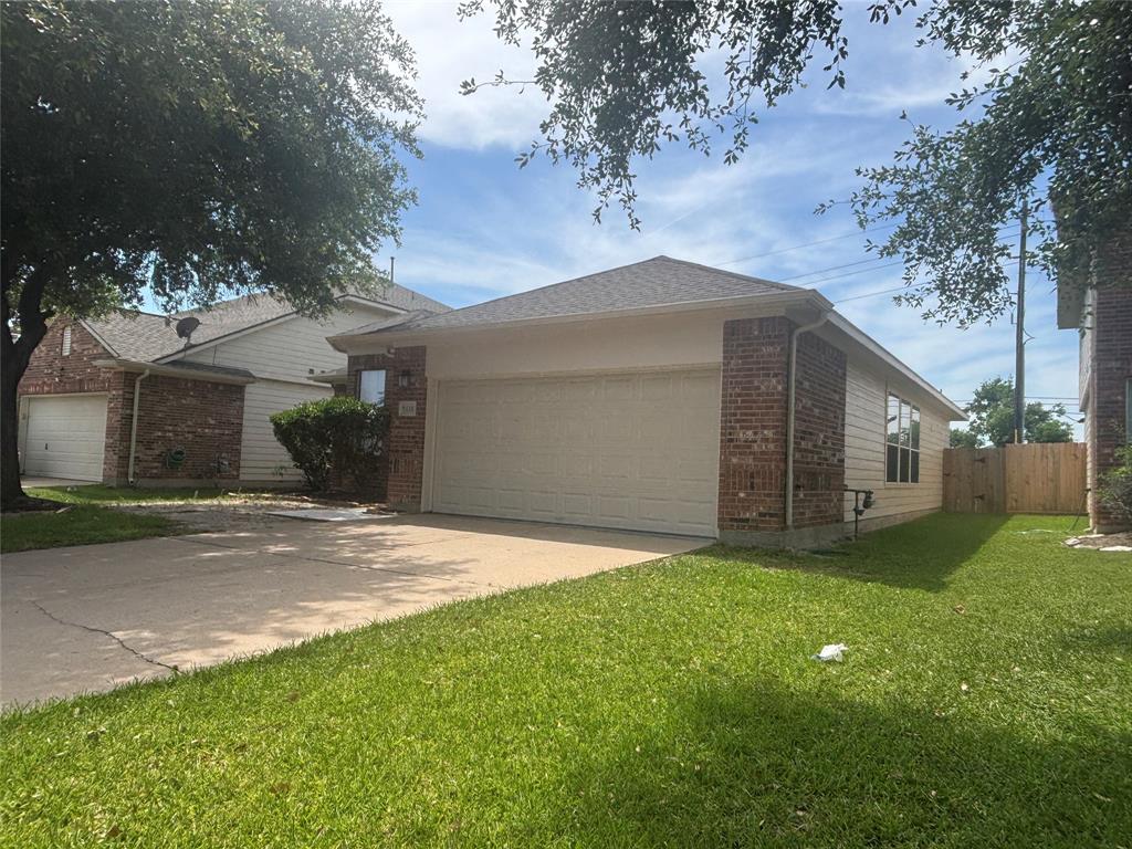 7415 Bering Landing Drive, Cypress, Texas image 4