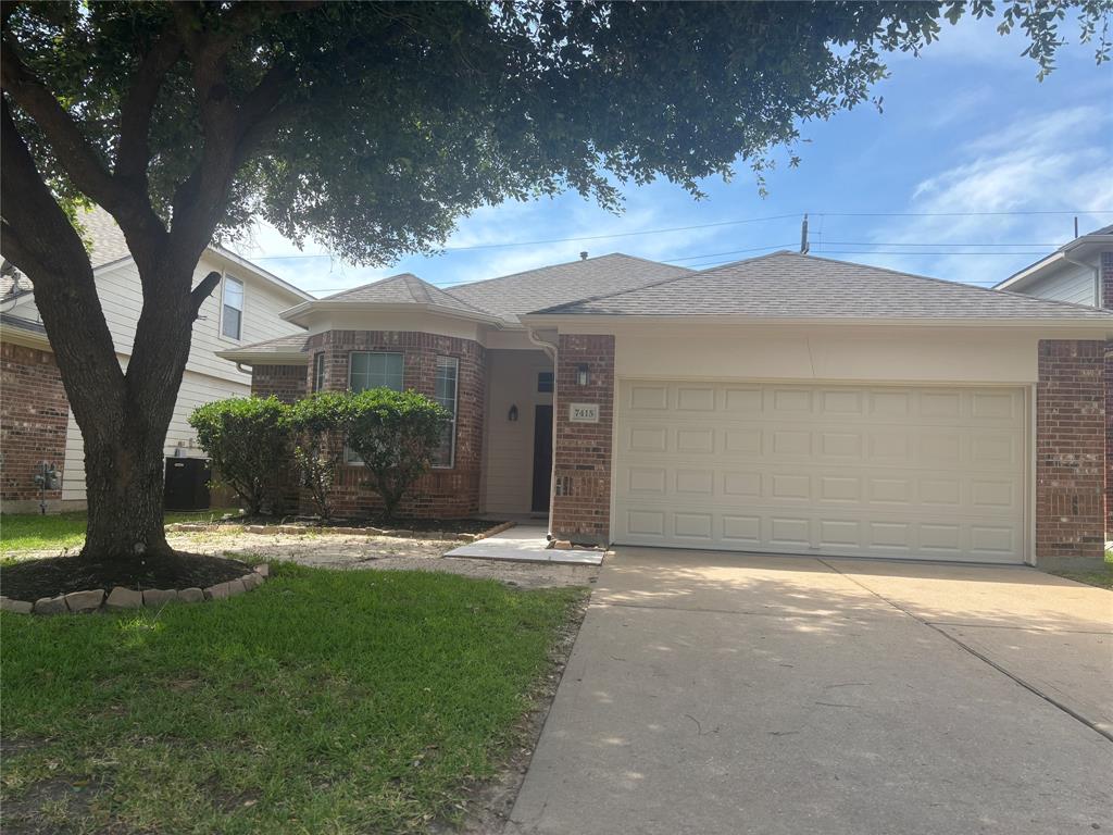 7415 Bering Landing Drive, Cypress, Texas image 1