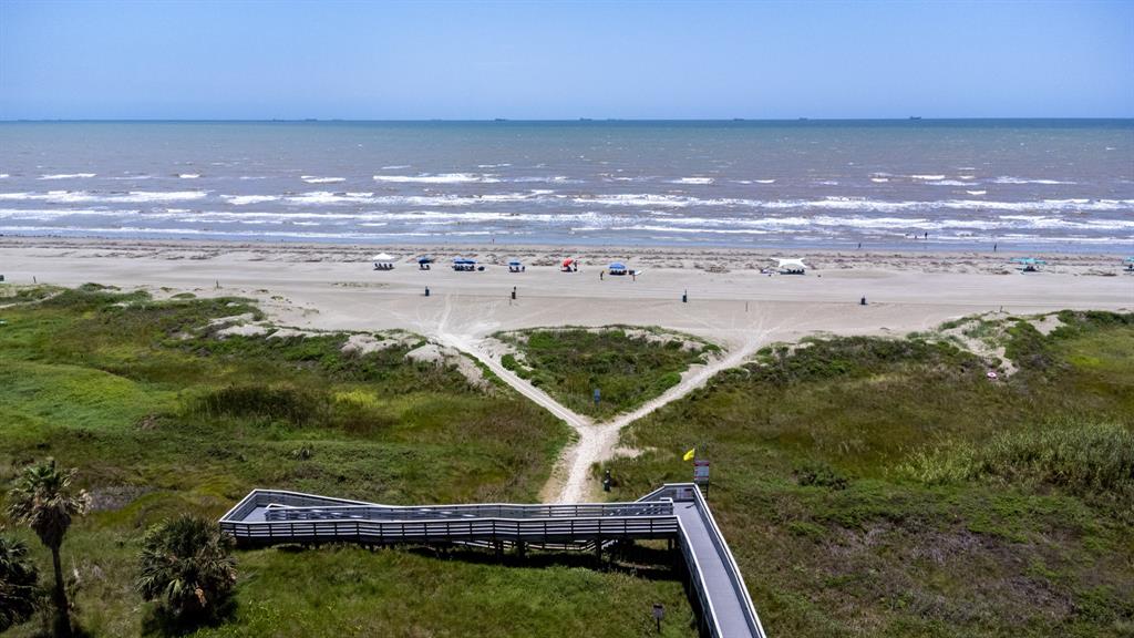 1401 E Beach Drive 903
