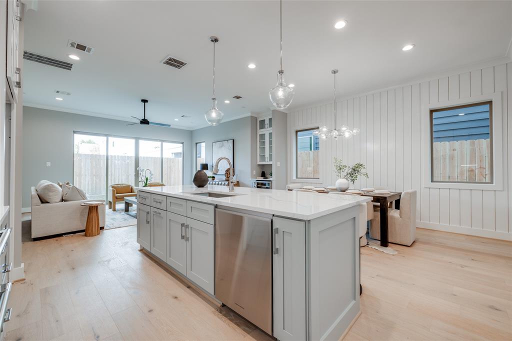 612 W Clay Street, Houston, Texas image 8