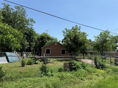 Vacant Land For Sale - 4312 Banner Drive<br/> Harris County, Houston, TX 77013