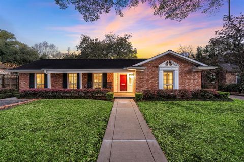 Single Family Residence in Houston TX 5642 Meadow Lake Lane.jpg