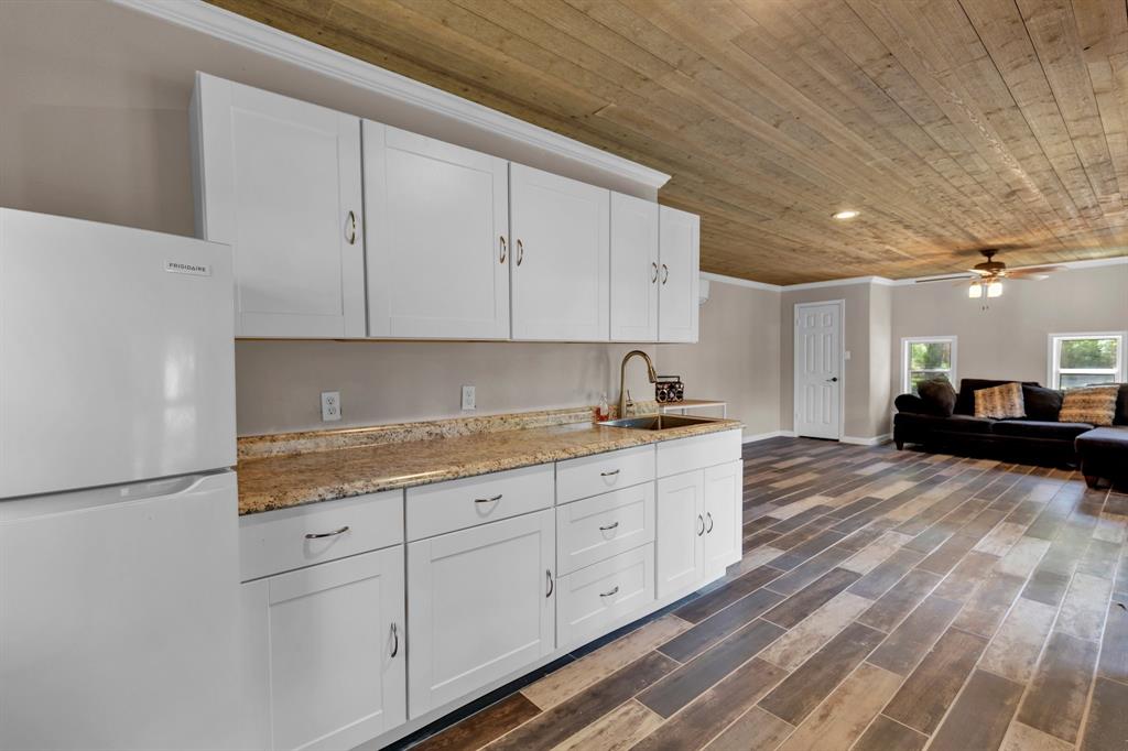 9122 Grand Lake Estates Drive, Montgomery, Texas image 30