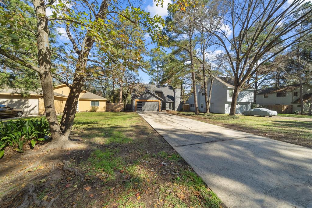 8 Dewthread Court, The Woodlands, Texas image 3