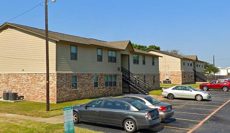 401 Shady Shores Rd