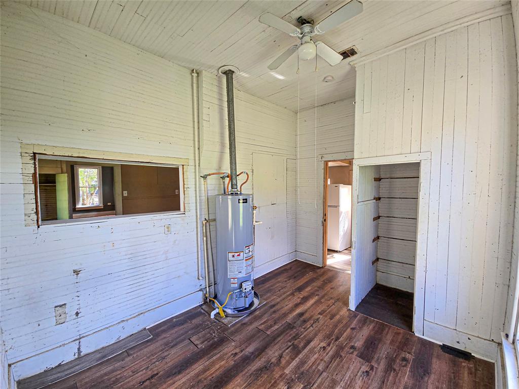 2816 Avenue G, Bay City, Texas image 9