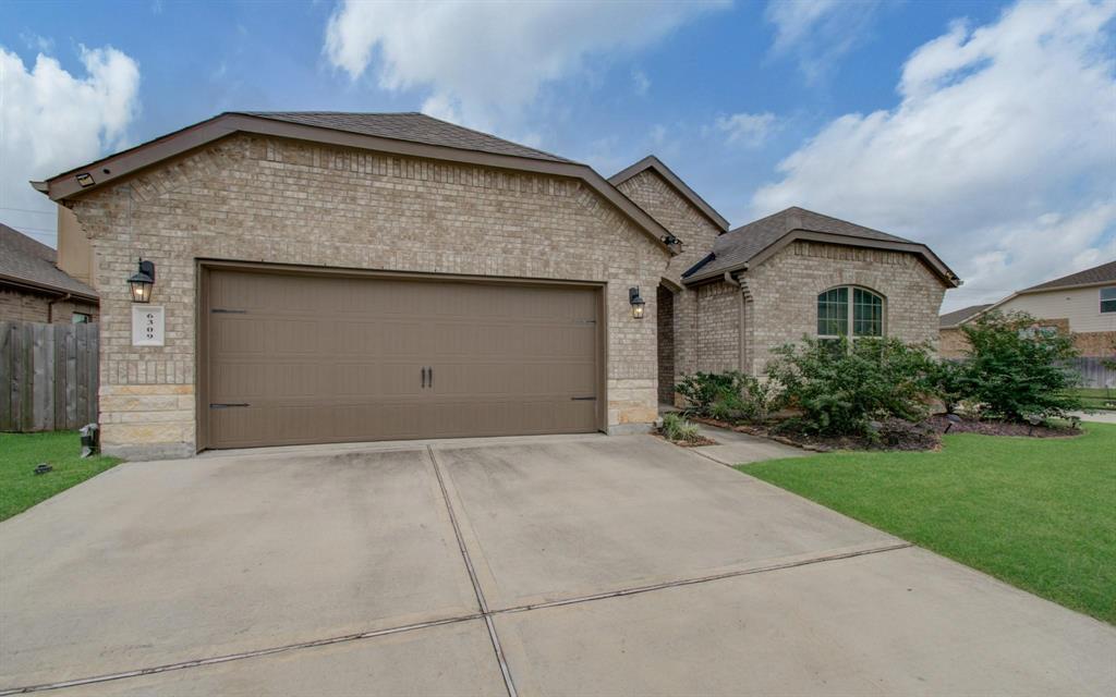 6309 Superior Drive, League City, Texas image 2