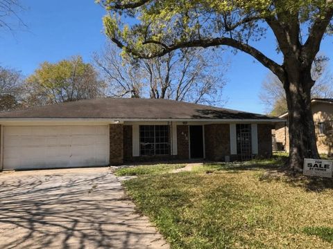 Photo of 416 Nancy Drive, Bridge City, TX 77611 (MLS # 34299003)