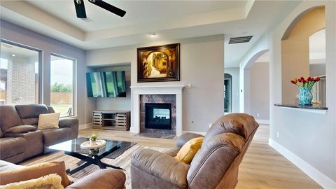 Single Family Residence in Cypress TX 19507 Hickory Heights Drive 15.jpg