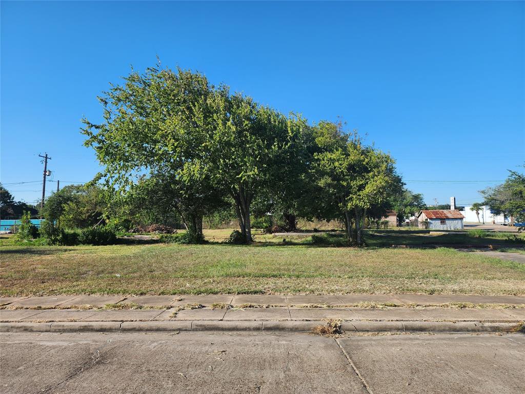 00 W Broad Street, Freeport, Texas image 8